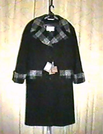Продаю женское демисезонное пальто. Новое. Размер 50, рост 164 см. Цена 1500 руб.